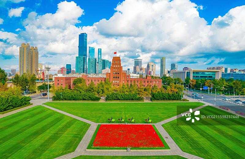 大连市人民广场公安局办公楼骑警图片素材