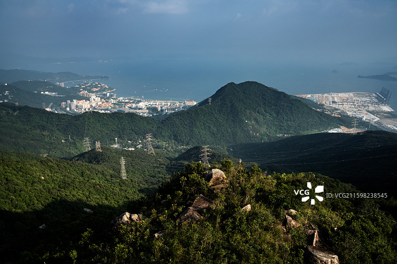 中国广东深圳盐田梅沙尖俯瞰东部海岸风光，鲲鹏径十二段山海连城图片素材