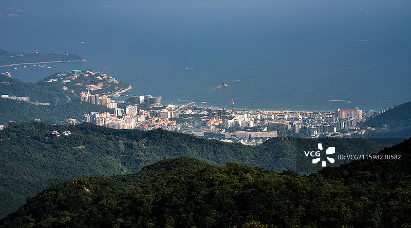 中国广东深圳盐田梅沙尖俯瞰东部海岸风光，鲲鹏径十二段山海连城图片素材