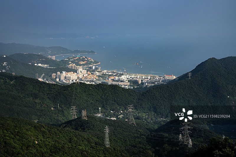 中国广东深圳盐田梅沙尖俯瞰东部海岸风光，鲲鹏径十二段山海连城图片素材