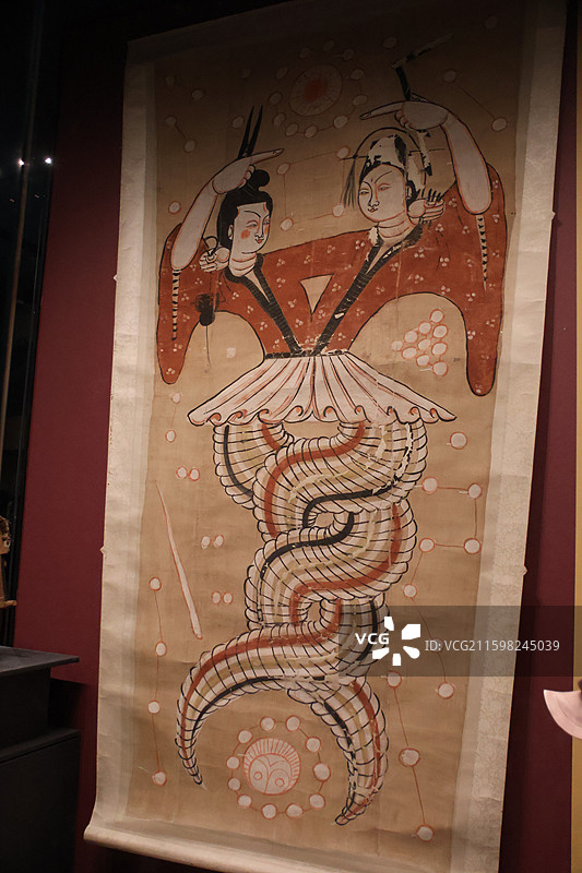 新疆维吾尔自治区博物馆：彩绘伏羲女娲绢画图片素材