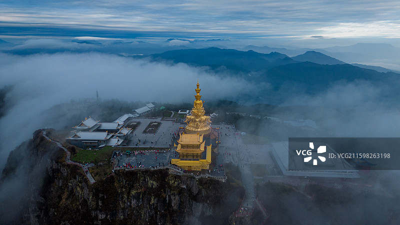 航拍峨眉山金顶 十方普贤像图片素材