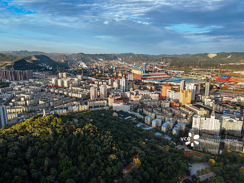 本溪市 明山区 枫叶广场 富虹商场 太子河 金山公园图片素材