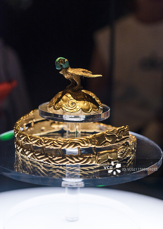 匈奴王金冠 内蒙古博物院的镇馆之宝 战国时期 于1972年在内蒙古杭锦旗阿鲁柴登匈奴墓出土图片素材