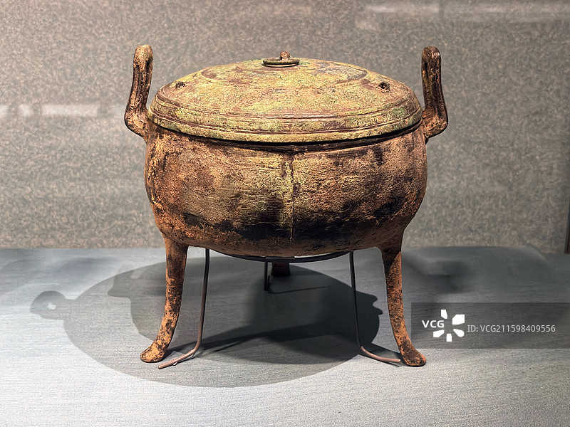 杭州博物馆“城里有座山”吴山文物｜张岱《石匮书》手稿・唐代白釉执壶・青铜罍双兽耳（吴山文化IP）图片素材