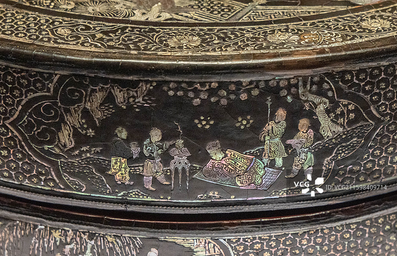 上海博物馆人民广场馆红翠斗芳菲宋元明漆器珍品展黑漆螺钿广寒宫图圆盒 元 14世纪 东京国立博物馆藏图片素材