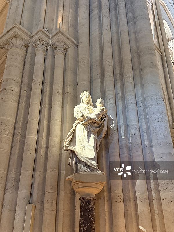 巴黎圣母院圣母像图片素材