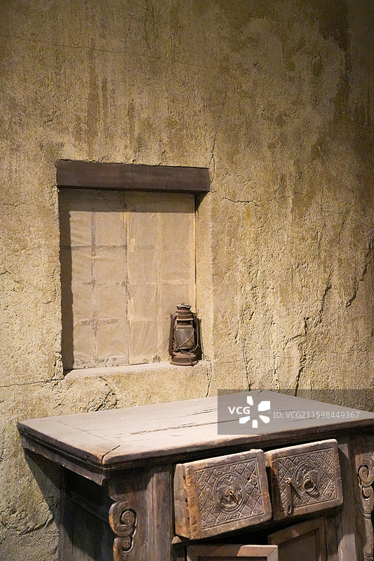 复古土墙和旧桌子图片素材