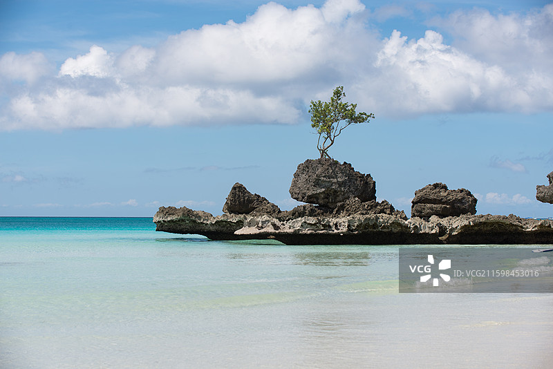 菲律宾长滩岛圣母礁岩美景图片素材