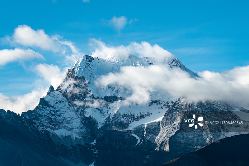 四川稻城亚丁仙乃日雪山图片素材
