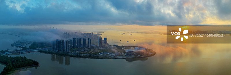 《云蒸霞蔚的湛江调顺岛之晨》图片素材