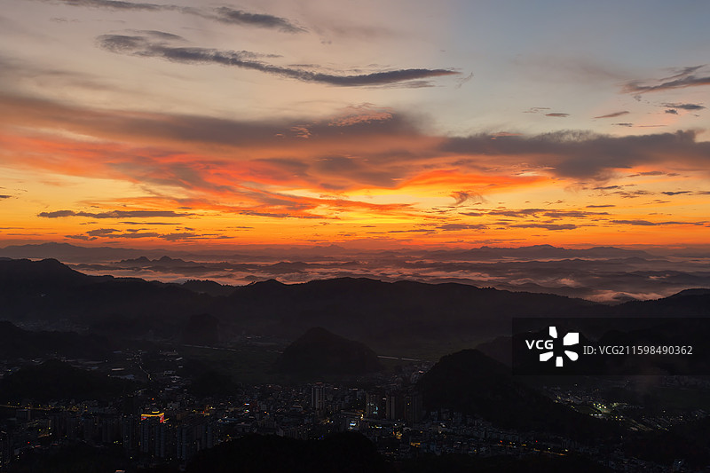 航拍广西凭祥市晨雾风光图片素材