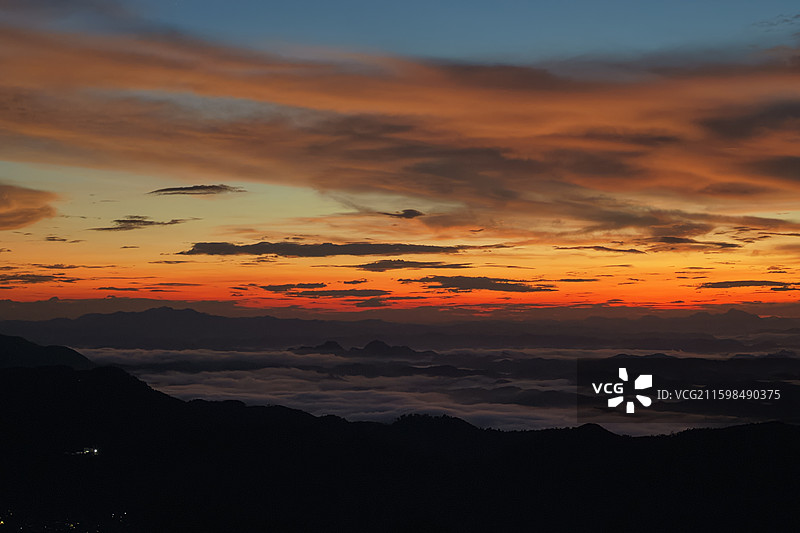 航拍广西凭祥市晨雾风光图片素材