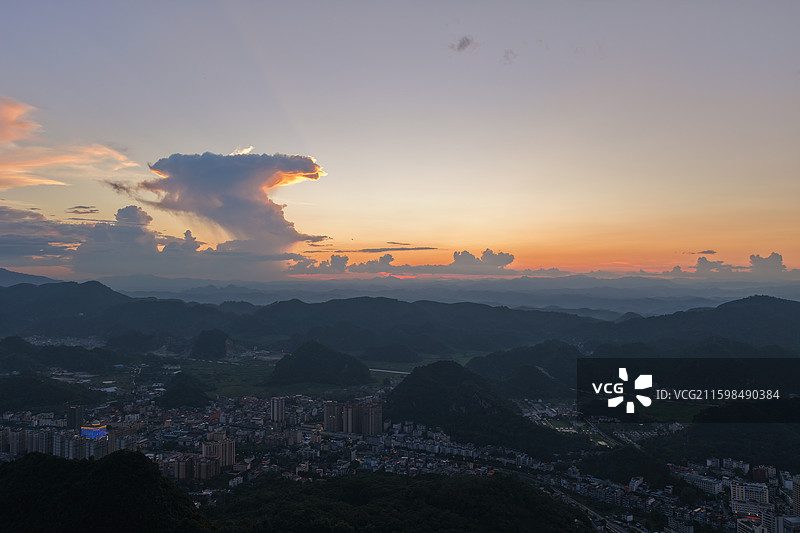 航拍广西凭祥市晨雾风光图片素材