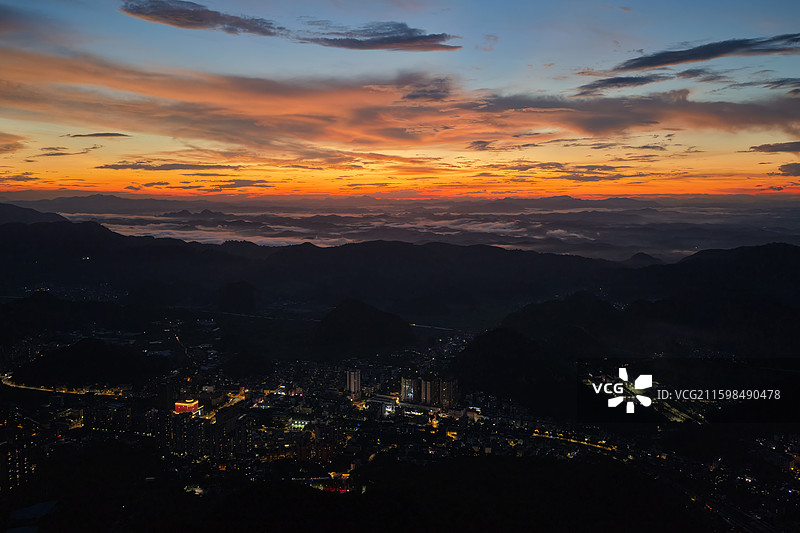 航拍广西凭祥市晨雾风光图片素材