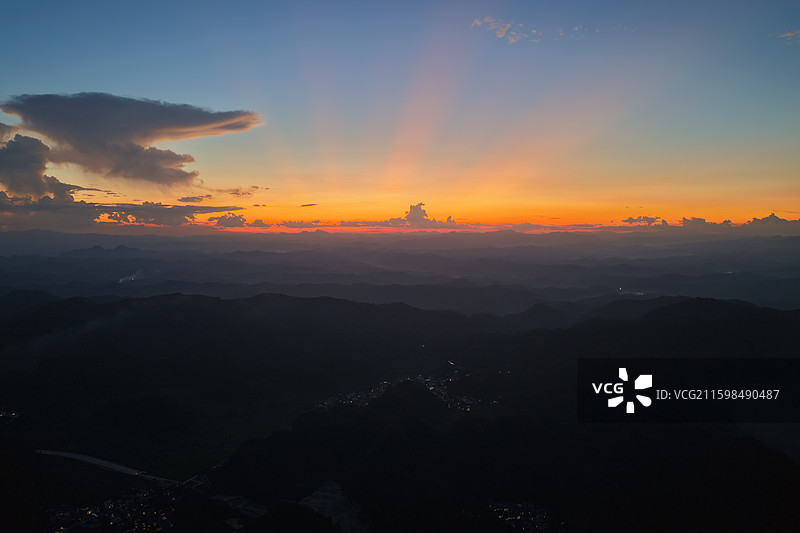 航拍广西凭祥市晨雾风光图片素材