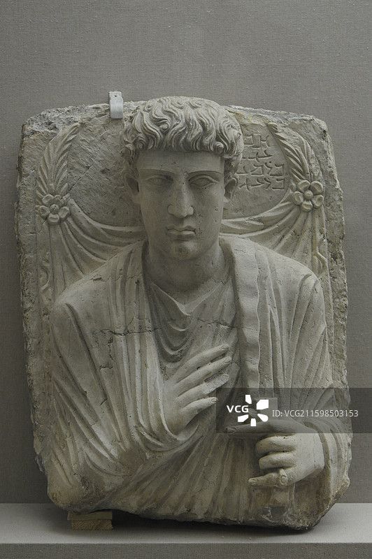 叙利亚大马士革国家博物馆公元200年灰岩泰德穆尔墓碑雕像图片素材