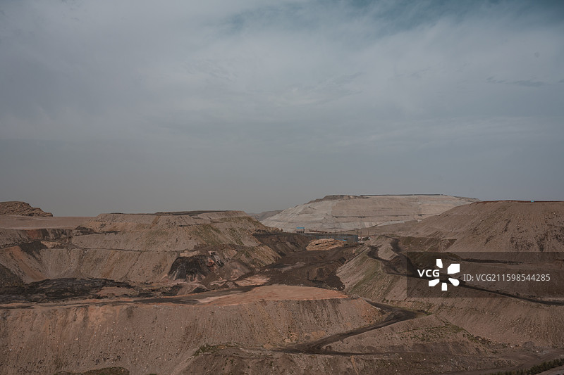 甘德尔山中的大型露天矿图片素材