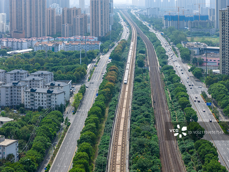江苏省无锡市火车站高铁站高铁进站出站画面图片素材