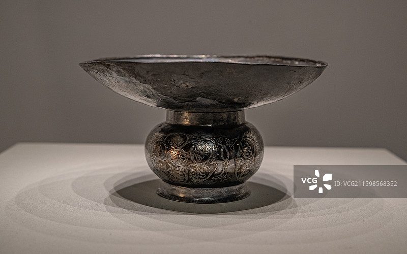 吴越国 錾花瑬金银盂 浙江省博物馆图片素材