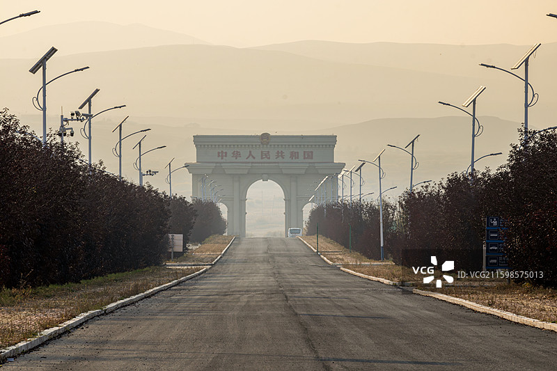 阿尔山口岸国门图片素材
