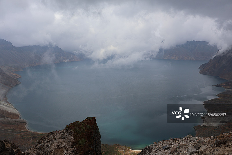吉林-长白山南景区之变化多端的天池图片素材