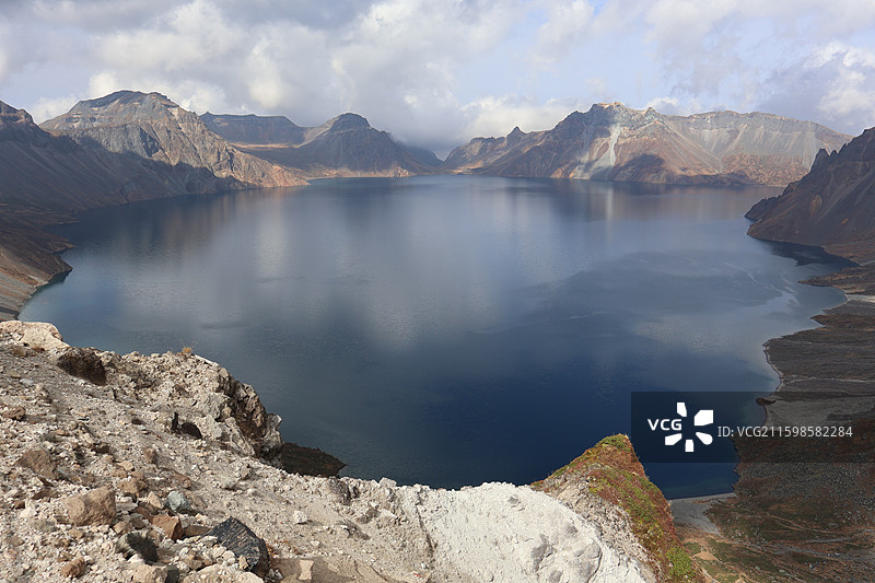 吉林-长白山南景区之变化多端的天池图片素材