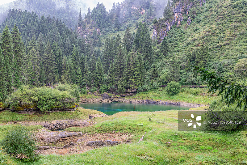 中国牟尼沟景区二道海雨中景色图片素材