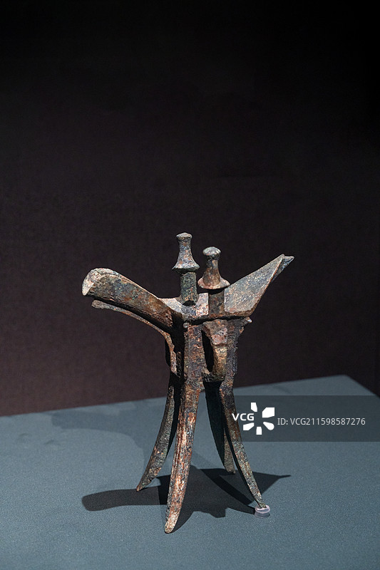 铜方爵(酒器) 西周(公元前1046~前771年) 河南鹿邑太清官长子口墓出土河南图片素材