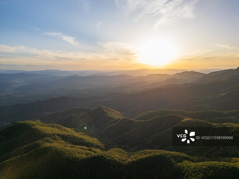 内蒙古赤峰道须沟云中草原日落航拍图片素材