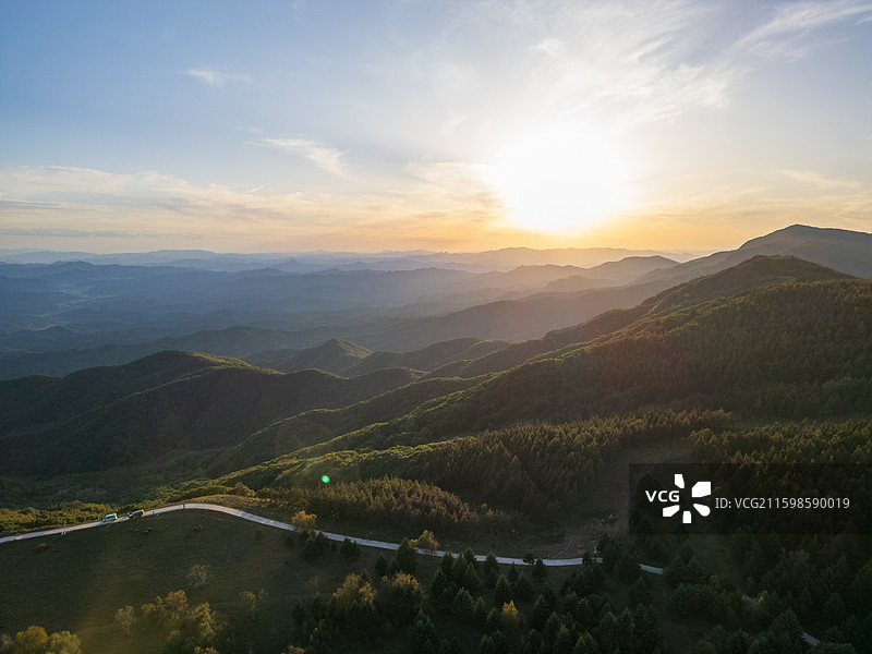 内蒙古赤峰道须沟云中草原日落航拍图片素材