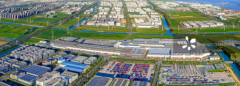 特斯拉上海超级工厂 马斯克Tesla中国新能源汽车产业 上海临港产业区 自贸区新质生产力图片素材