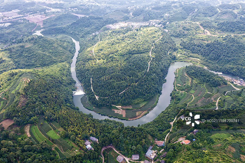 贵州夏天山区清凉的河水图片素材