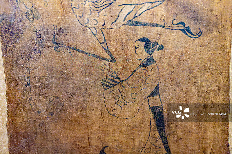 湖南省博物馆藏湖南长沙陈家大山楚墓出土战国人物龙凤帛画图片素材