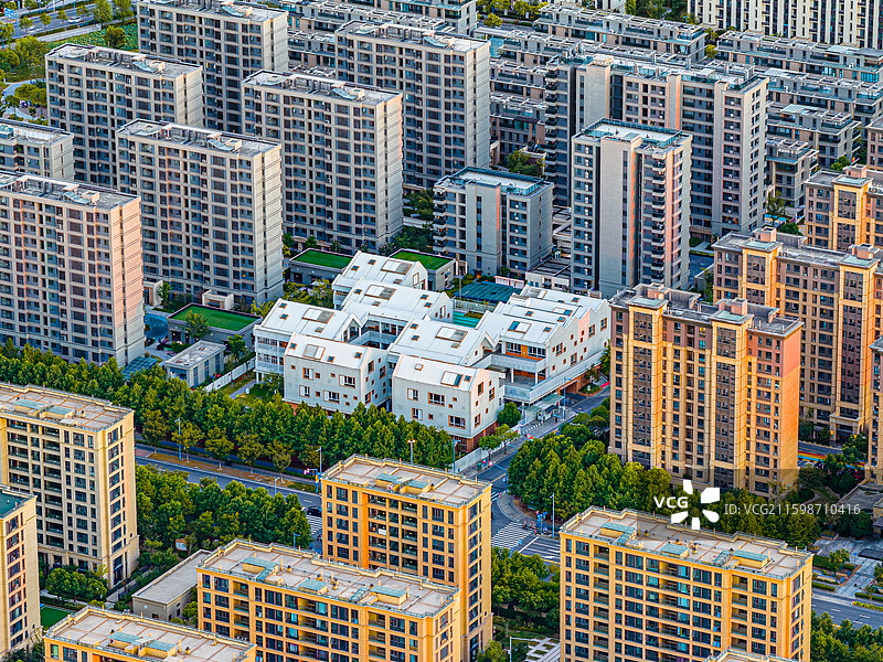 蓝湾幼儿园 上海奉贤蓝湾社区 临港奉贤生命蓝湾产业园 产城融合推动临港自贸区新质生产力图片素材