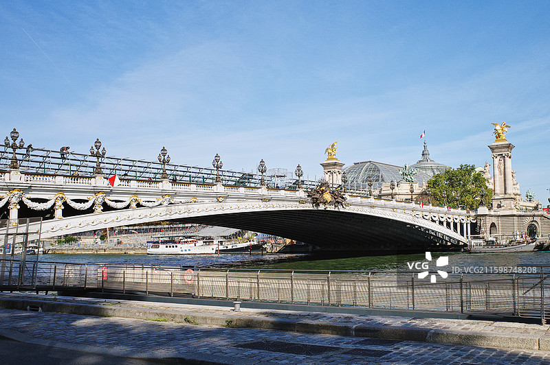 法国巴黎亚历山大三世桥图片素材