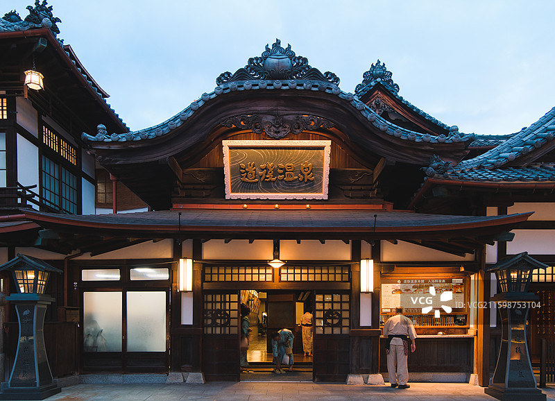 日本爱媛县松山市，道后温泉本馆图片素材
