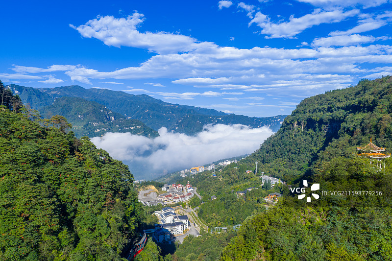 云南省昭通市大关县黄连河瀑布公园风光图片素材