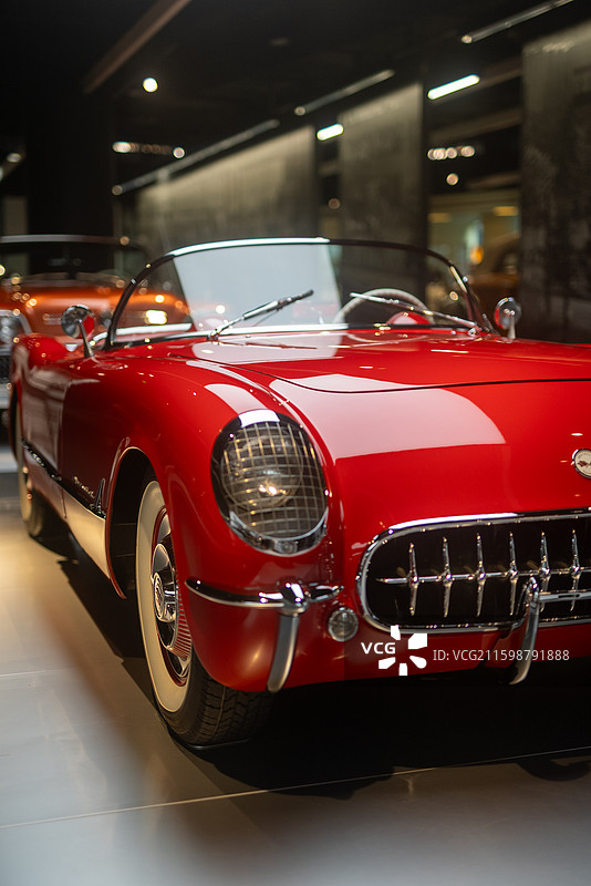 红色复古汽车细节高清图图片素材