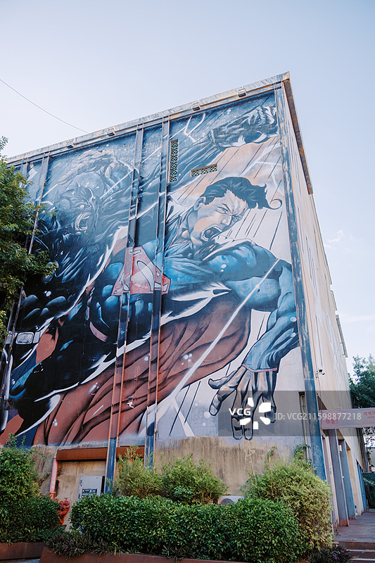 外墙的超人墙画图片素材
