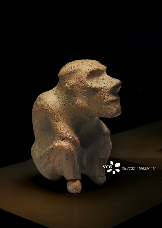 中国国家博物馆展出的哈萨克斯坦公元前3000年文物“托博尔”沉思者图片素材