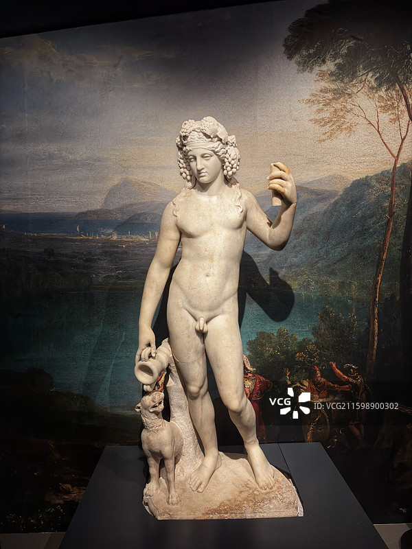 意大利那不勒斯国家考古博物馆藏公元1世纪庞贝古城酒神狄俄尼索斯大理石雕像图片素材