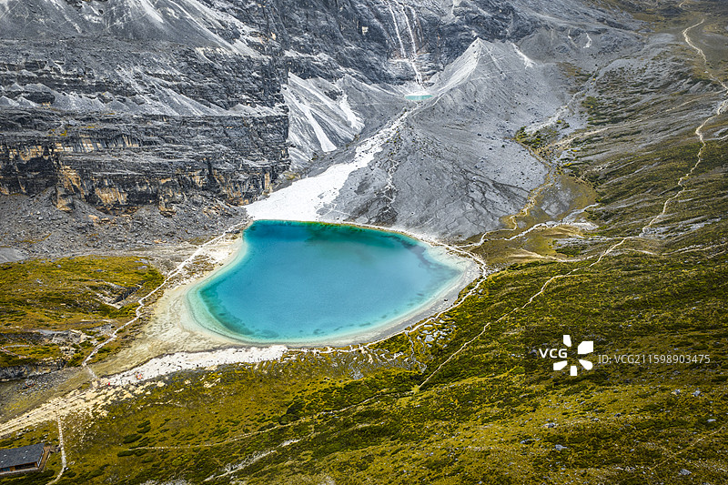 四川稻城亚丁景区五色海和牛奶海图片素材