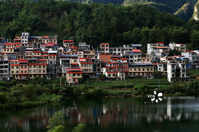 湖光山色-广西东兰县坡豪湖风光图片素材