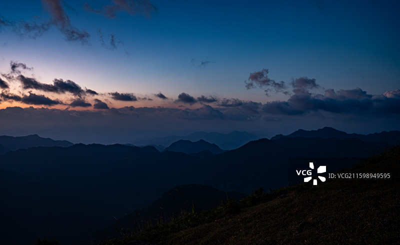 山野绝美日落晚霞图片素材