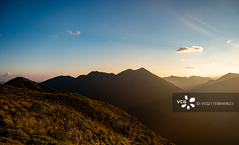 山野绝美日落晚霞图片素材
