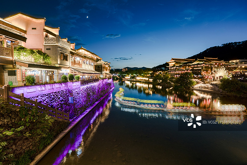 长汀古城汀江一江两岸夜景灯光，福建长汀图片素材