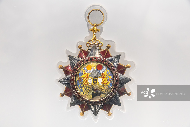 湖北省博物馆 民国早期黎元洪佩戴过的十二章纹大勋章图片素材