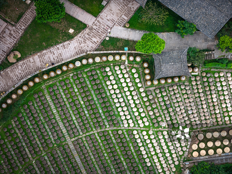 泸州市合江先市酱油作坊露天晾晒场图片素材