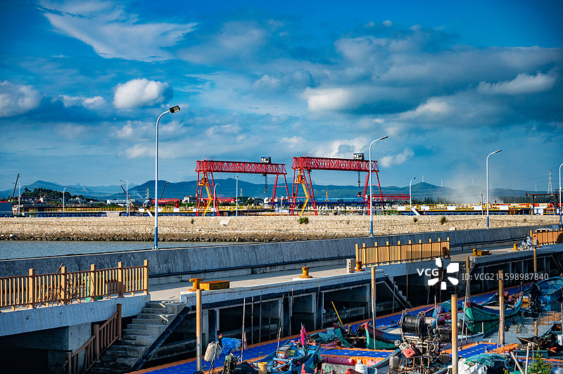 海边快艇码头图片素材